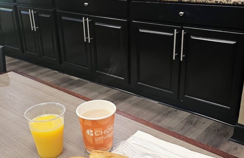 Lexington Hotel | Discover Quality Inn & Suites: Family-Friendly Amenities Await