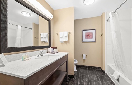 Pearsall Hotel | Discover Studio 6 Suites in Pearsall, TX with Pool Access