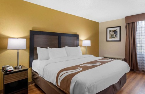 Ruther Glen Hotel | Comfortable Quality Inn & Suites: Pet Friendly & Breakfast Included