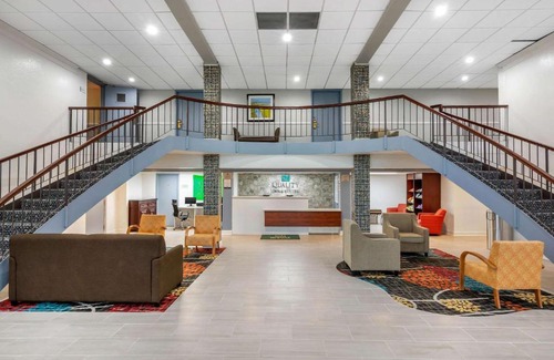 Ruther Glen Hotel | Comfortable Quality Inn & Suites: Pet Friendly & Breakfast Included
