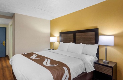 Ruther Glen Hotel | Comfortable Quality Inn & Suites: Pet Friendly & Breakfast Included