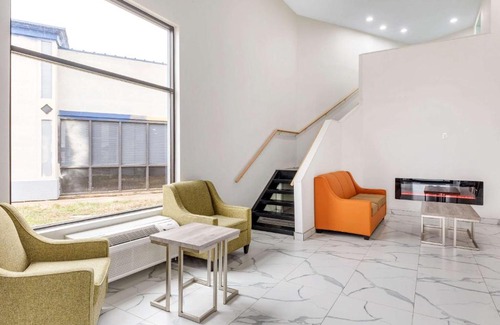 Sulphur Springs Hotel | Discover Quality Inn & Suites Sulphur Springs: Pet-Friendly Stay