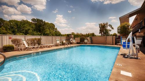Poplar Grove Hotel | Comfortable Quality Inn & Suites with Oceanfront Views