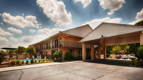 Poplar Grove Hotel | Comfortable Quality Inn & Suites with Oceanfront Views