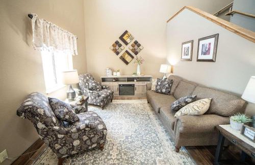 Watertown Hotel | Pet-Friendly Quality Inn & Suites with Pool and Breakfast