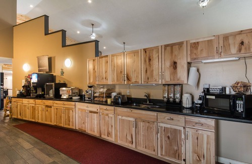 Billings Park Hotel | Discover Boarders Inn & Suites: 8.8 Rated in Superior Duluth
