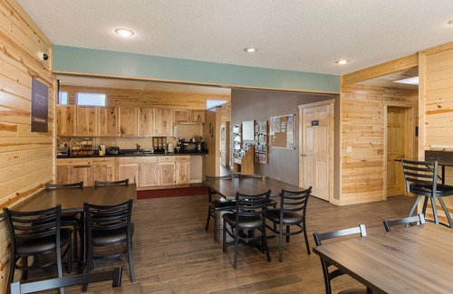 Billings Park Hotel | Discover Boarders Inn & Suites: 8.8 Rated in Superior Duluth
