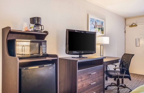 Suwanee Hotel | Comfortable Stay at Quality Inn Suwanee I-85 with Pool & More