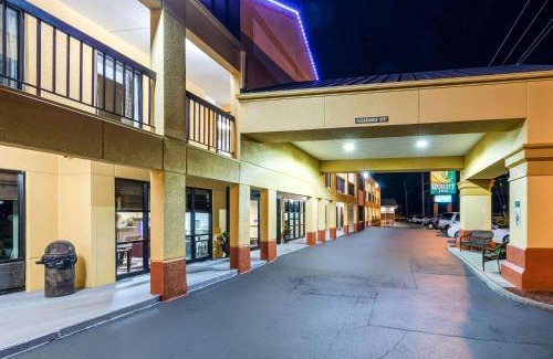 Roanoke Hotel | Welcoming Quality Inn Tanglewood: Pet Friendly & Eco Options