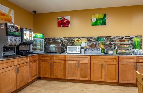 Tully Hotel | Discover Quality Inn Tully I-81: Family-Friendly Comfort