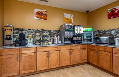Tully Hotel | Discover Quality Inn Tully I-81: Family-Friendly Comfort