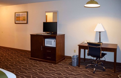 Umatilla Hotel | Discover Quality Inn Umatilla - Hermiston with Pool & Spa
