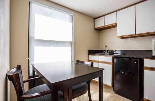 Union Hotel | Guest Rated 10/10 at Quality Inn Union - Pet Friendly Stays