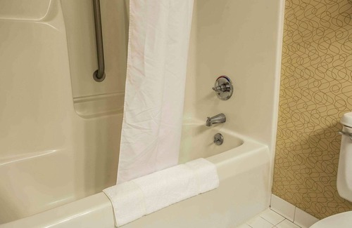 Union Hotel | Discover Quality Inn Union: Family-Friendly Amenities Await