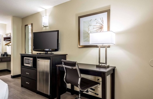 Auburn - Opelika Hotel | Budget-Friendly Quality Inn Near University Area with Dining