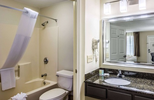 Auburn - Opelika Hotel | Budget-Friendly Quality Inn Near University Area with Dining