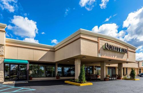 Lansing Hotel | Budget-Friendly Quality Inn University Lansing - Pet Friendly Stays