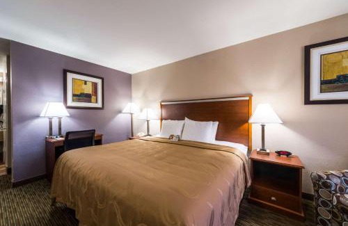 San Marcos Hotel | Convenient Quality Inn University with Pool near Downtown