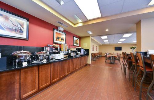 Blackwell Hotel | Pet-Friendly Stay at SureStay Hotel by Best Western Blackwell