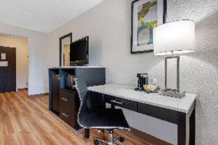 Moon Township Hotel | Inviting Quality Inn Coraopolis: Family-Friendly Comfort