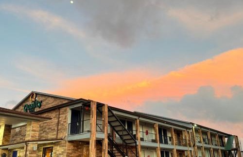 Crestview Hotel | Family-Friendly Super 8 by Wyndham Crestview Awaits You
