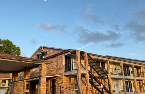 Crestview Hotel | Family-Friendly Super 8 by Wyndham Crestview Awaits You