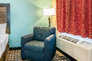 Findlay Hotel | Pet Friendly Quality Inn with Breakfast & Wheelchair Access