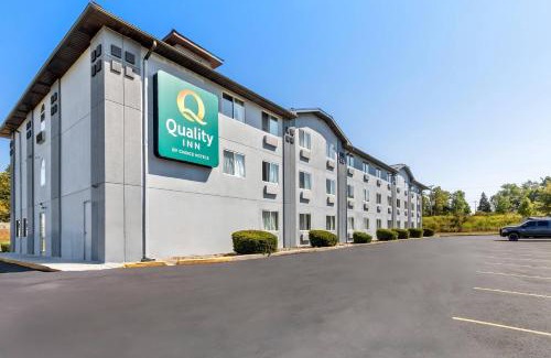 Johnstown Hotel | Pet-Friendly Stay at Super 8 by Wyndham Johnstown