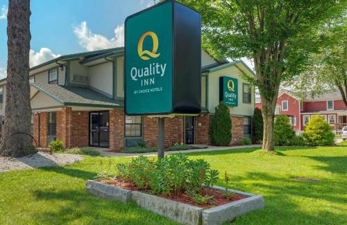 Lee Hotel | Quality Inn: Family-Friendly Stay with Hot Tub & Breakfast