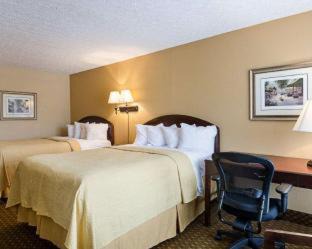 Lewisburg Hotel | Quality Inn: Family-Friendly Retreat with Oceanfront Views