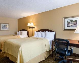 Lewisburg Hotel | Quality Inn: Family-Friendly Retreat with Oceanfront Views