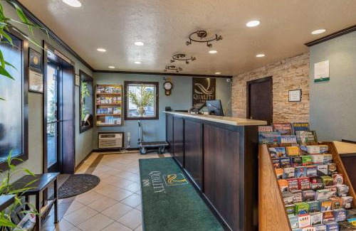 Madras Hotel | Cozy Quality Inn: Oceanfront Stay with Pet-Friendly Amenities