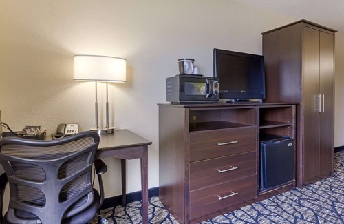Oshkosh Hotel | Quality Inn: Guest Rated 8.4 with Pool & Breakfast Included