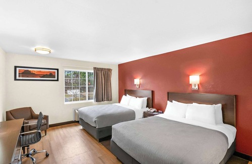 Queensbury Hotel | Quality Inn: Family-Friendly Stay with Breakfast & More
