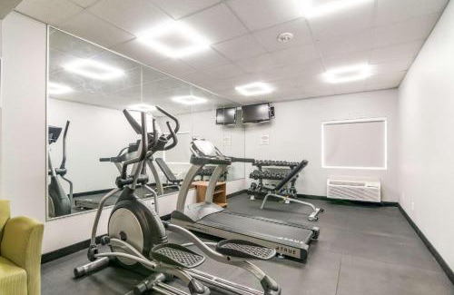 Gates-North Gates Hotel | Budget-Friendly Stay at Quality Inn with Great Amenities