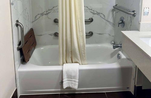 Sulphur Hotel | Comfortable Stay at Quality Inn with Family-Friendly Amenities