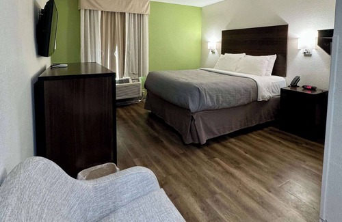Sulphur Hotel | Comfortable Stay at Quality Inn with Family-Friendly Amenities