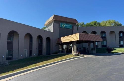 West Des Moines Hotel | Comfortable Stay at Days Inn by Wyndham West Des Moines