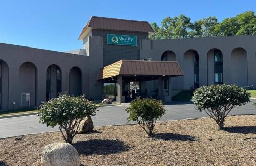 West Des Moines Hotel | Comfortable Stay at Days Inn by Wyndham West Des Moines
