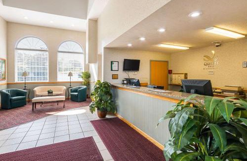 Weston Hotel | Quality Inn: Pet-Friendly Stay with Pool & Family Options