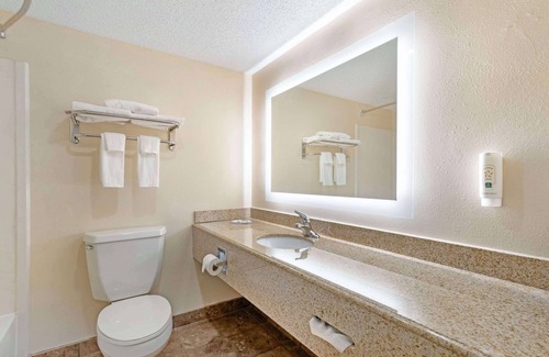 Valley Hotel | Comfortable Stay at Quality Inn Valley - West Point Hotel