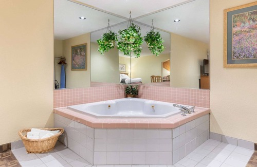 Jeffersonville Hotel | Budget-Friendly Stay at Quality Inn Washington Court House