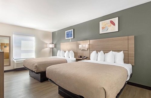 Washington Hotel | Comfortable Quality Inn in Washington NC with Pool & Dining