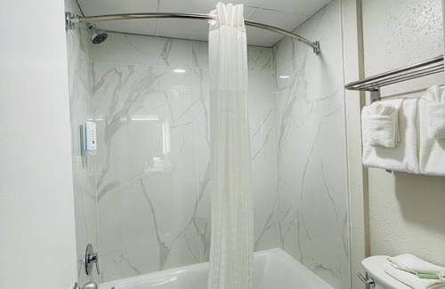 Washington Hotel | Comfortable Quality Inn in Washington NC with Pool & Dining