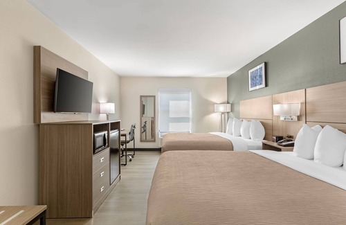 Washington Hotel | Comfortable Quality Inn in Washington NC with Pool & Dining