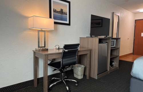 West Des Moines Hotel | Convenient Days Inn by Wyndham West Des Moines Awaits You