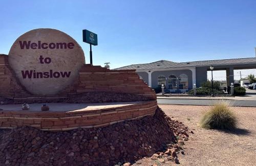 Winslow Hotel | Pet-Friendly Quality Inn Winslow I-40 with Pool Access