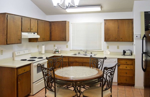 Mariposa Hotel | Discover Quality Inn Yosemite Valley Gateway with Pool & Spa