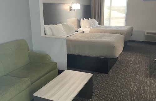 Abilene Hotel | Inviting Quality Suites with Pool, Spa & Family Amenities