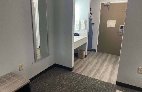 Abilene Hotel | Inviting Quality Suites with Pool, Spa & Family Amenities